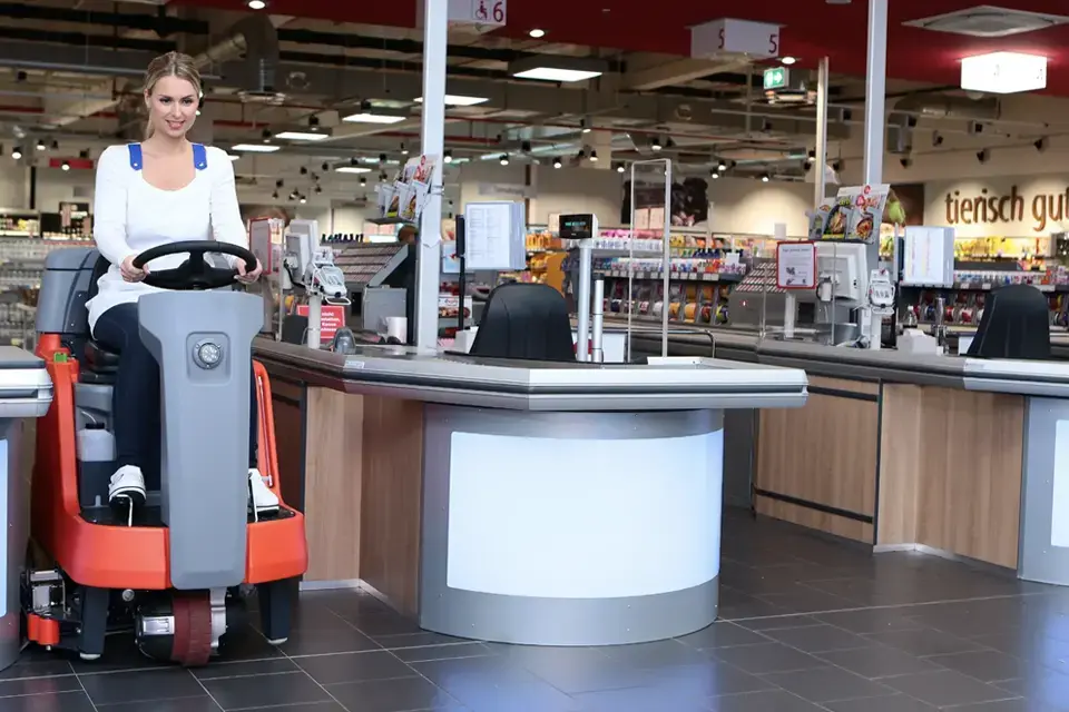 Endüstriyel Süpürge Makinelerinin Doğru Kullanımı ve İpuçları